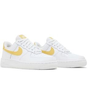 Nike Air forces Saturn Yellow women’s size 9.5 lightly worn